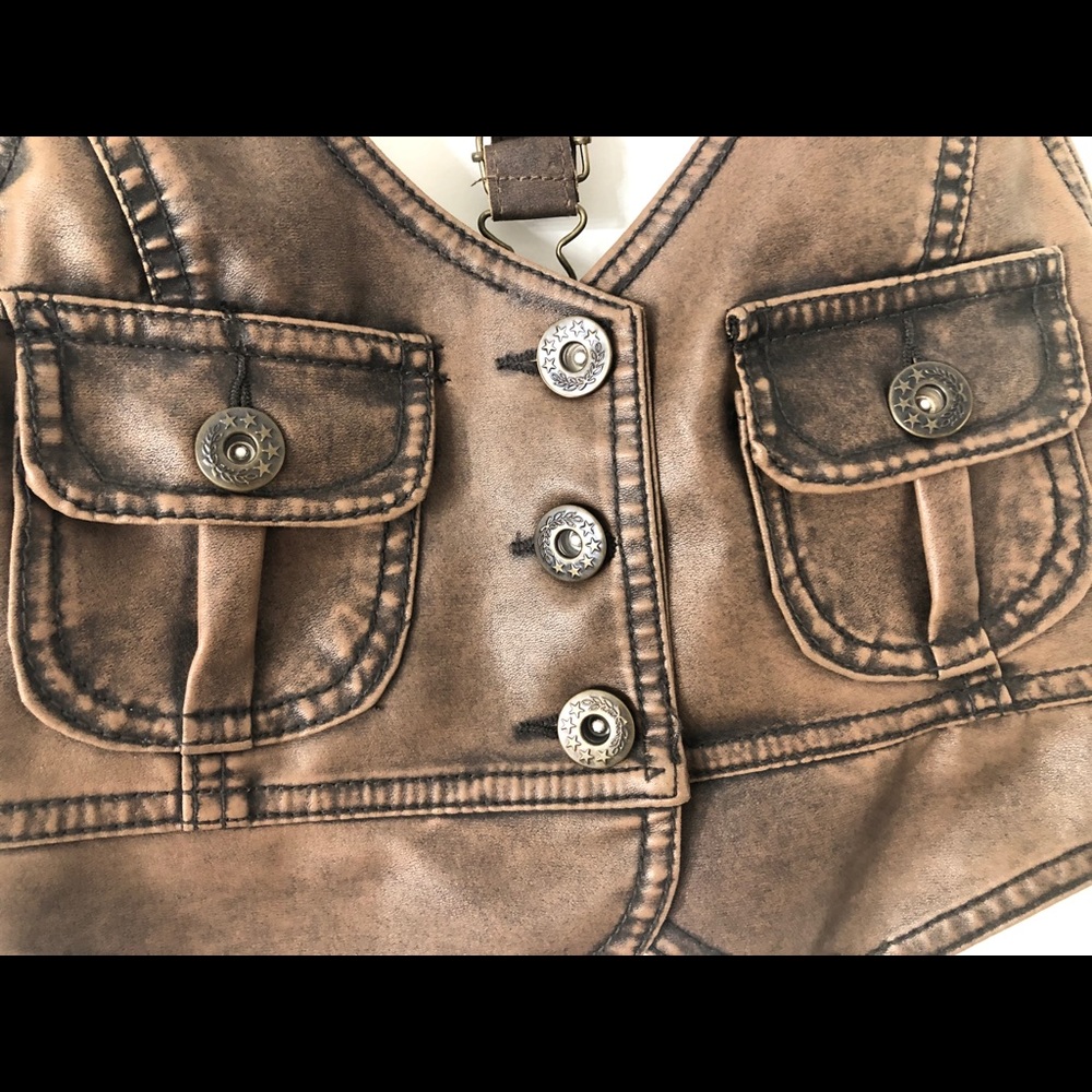 Vest Top - Picture 3 of 7